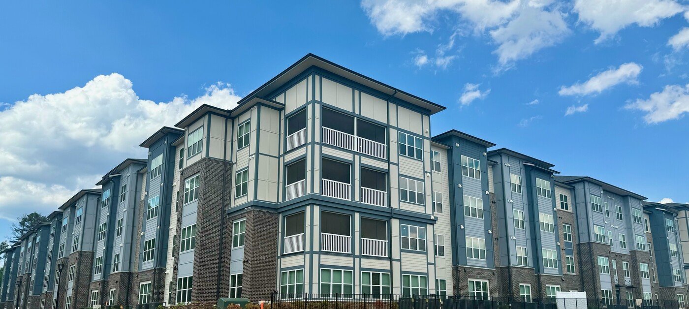 The Legacy at Carr Heights in Charlotte, NC - Building Photo