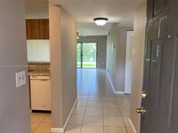 9833 Nob Hill Ln in Sunrise, FL - Building Photo - Building Photo