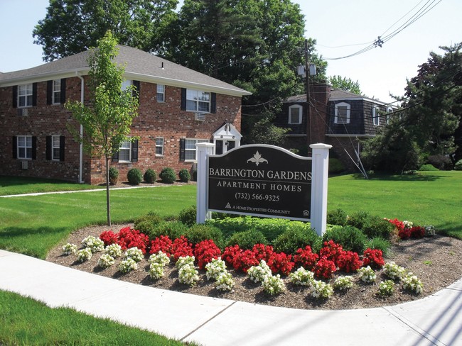 Barrington Gardens in Matawan, NJ - Building Photo - Building Photo