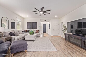 4145 W Bradshaw Creek Ln in Phoenix, AZ - Building Photo - Building Photo