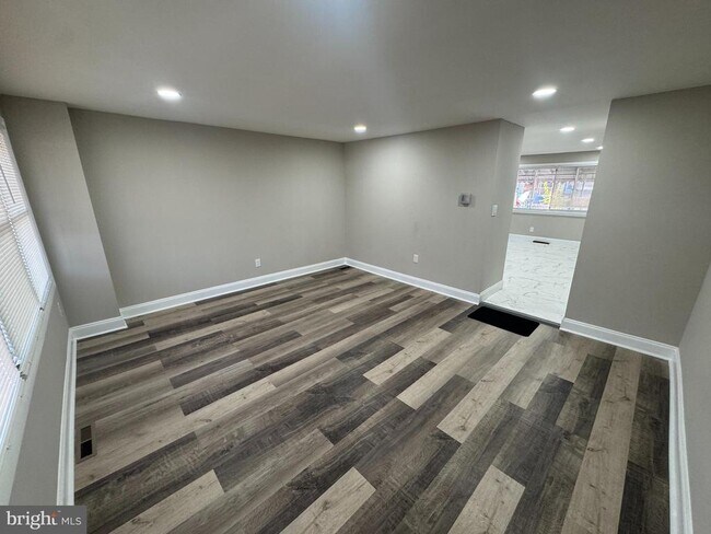 8050 Lansdale Rd in Baltimore, MD - Building Photo - Building Photo