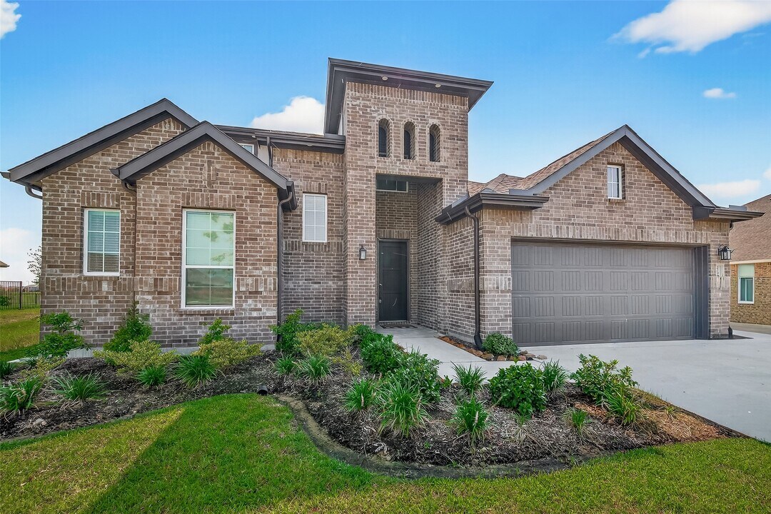 2706 Mackinac Bay Dr in Texas City, TX - Building Photo