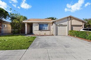 9701 W Daffodil Ln in Miramar, FL - Building Photo