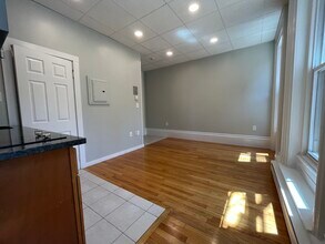 71 Pinckney St, Unit 2 in Boston, MA - Foto de edificio - Building Photo