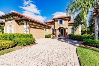 7684 Cottesmore Dr in Naples, FL - Foto de edificio - Building Photo