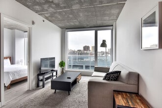 1255 Rue De Bullion in Montréal, QC - Building Photo - Building Photo