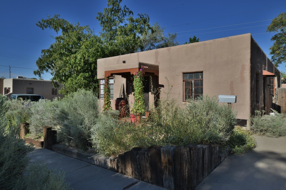 701 14th St NW in Albuquerque, NM - Building Photo