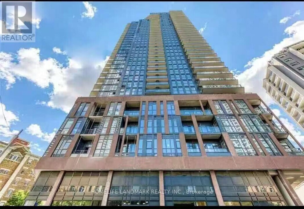 159-2159 Wellesley St E in Toronto, ON - Building Photo