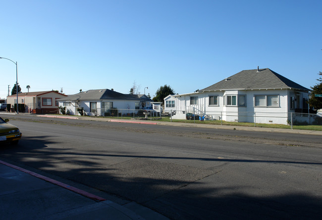 403 N M St in Lompoc, CA - Building Photo - Building Photo