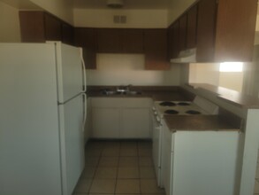 4725 Convaire Ave, Unit 1 in Las Vegas, NV - Foto de edificio - Building Photo
