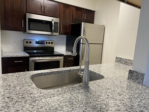 Village Green Apartments in San Marcos, TX - Building Photo - Building Photo