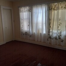 100 Ryan St in Lafayette, LA - Building Photo - Building Photo
