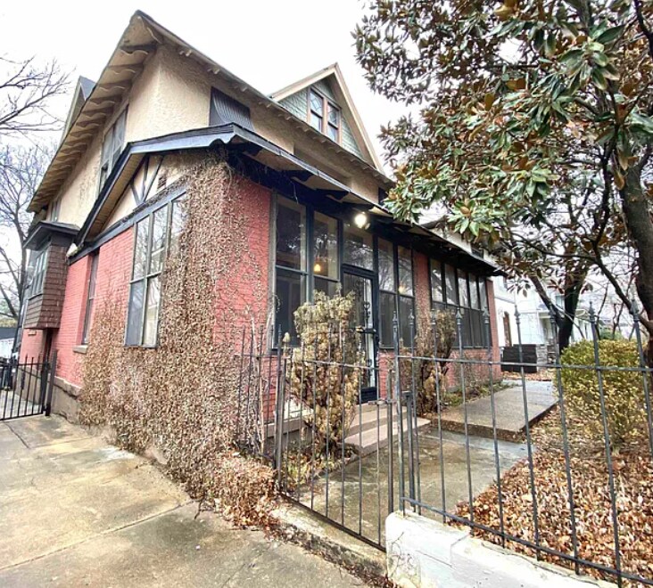 111 N Evergreen St in Memphis, TN - Building Photo