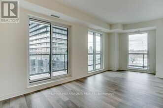 39-539 Annie Craig Dr in Toronto, ON - Building Photo - Building Photo