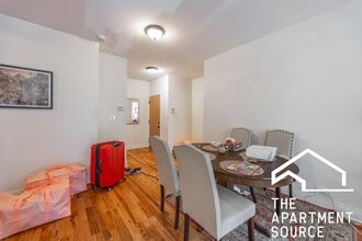 628 W Cornelia Ave, Unit 2 in Chicago, IL - Building Photo - Building Photo