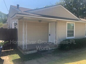 1722 E Belt Line Rd in Carrollton, TX - Building Photo - Building Photo