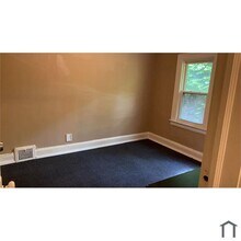 12308 Rexford Ave, Unit upstairs in Cleveland, OH - Foto de edificio - Building Photo