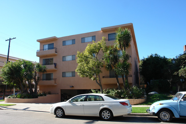 1397 Midvale Ave in Los Angeles, CA - Foto de edificio - Building Photo