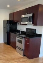 338 W Broadway, Unit 1 in Boston, MA - Building Photo