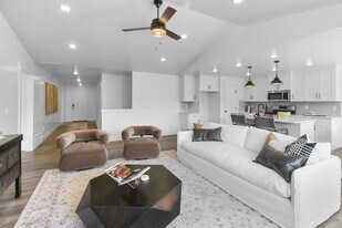 1322 E 1220 N in Logan, UT - Building Photo