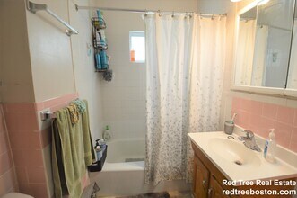 18 Hunnewell Ave, Unit 2 in Boston, MA - Building Photo - Building Photo