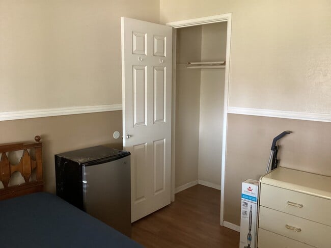 1137 E 37th St in San Bernardino, CA - Foto de edificio - Building Photo