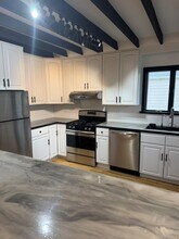 19 7th St in Bayville, NY - Building Photo - Building Photo