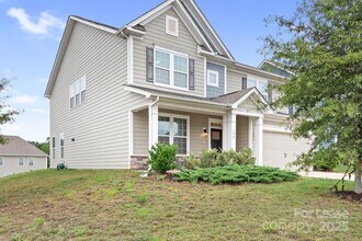 196 Longleaf Dr in Mooresville, NC - Foto de edificio - Building Photo