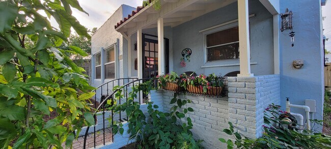 717 Macy St in West Palm Beach, FL - Building Photo - Building Photo