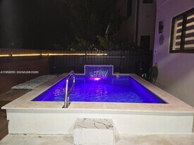 249 NW 12th Ct in Florida City, FL - Building Photo