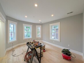 86 Orchard St, Unit 2 in Medford, MA - Building Photo - Building Photo