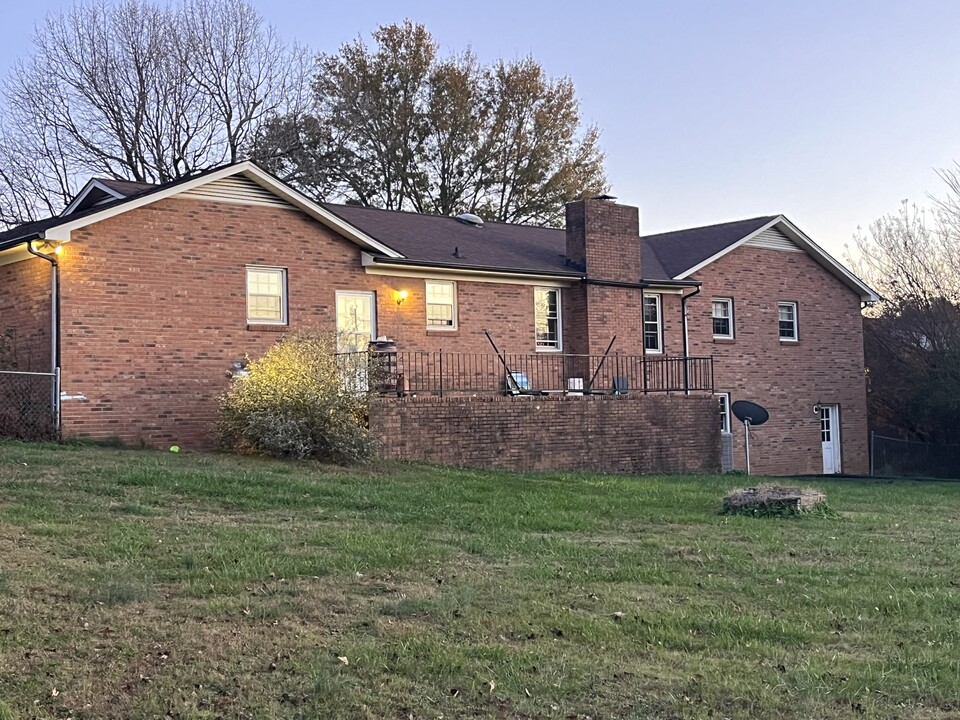 1577 Arden Dr in Lincolnton, NC - Building Photo