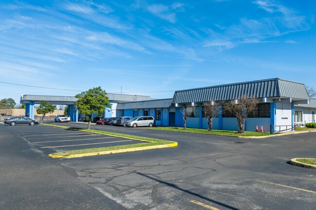 Bantam Apartments in Memphis, TN - Building Photo - Primary Photo