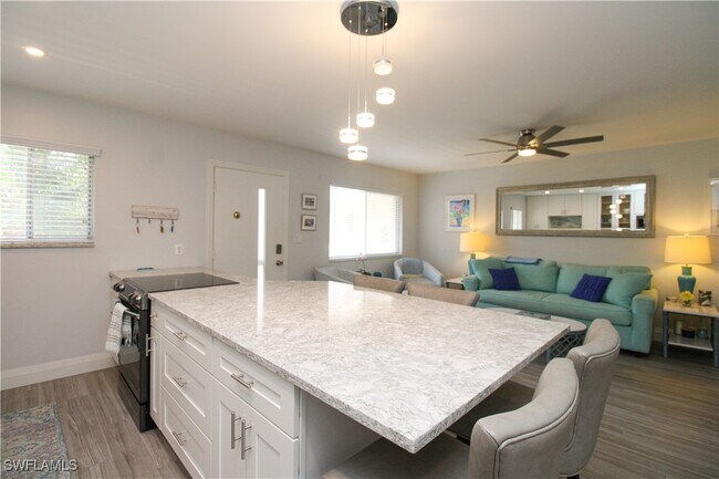 1100 Gulf Shore Blvd N