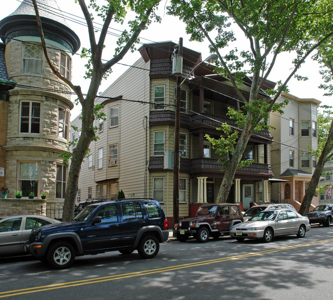 345 Walnut St in Newark, NJ - Foto de edificio - Building Photo