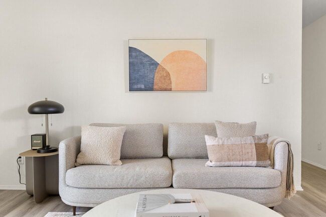 1600 Villa St in Mountain View, CA - Building Photo - Building Photo