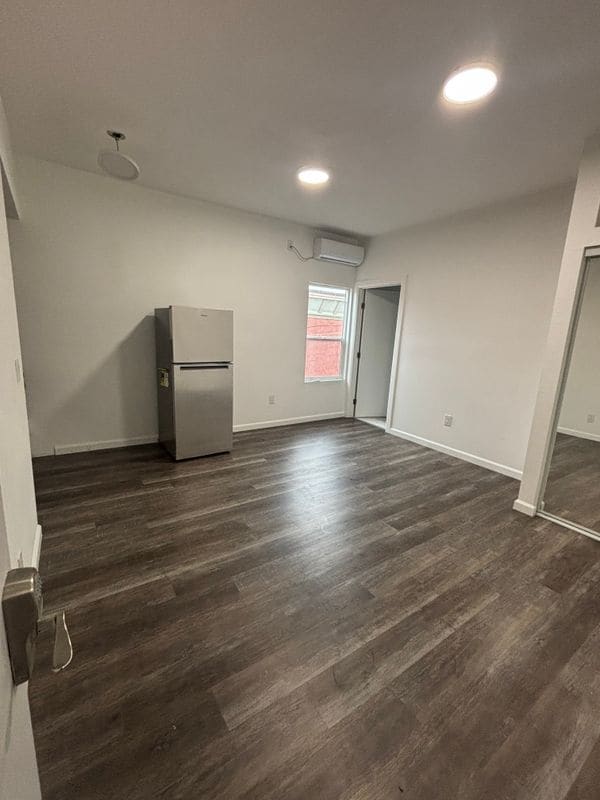 2704 S Vermont Ave in Los Angeles, CA - Building Photo - Building Photo