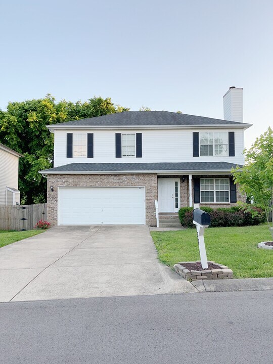 129 Baker Springs Ln in Spring Hill, TN - Building Photo