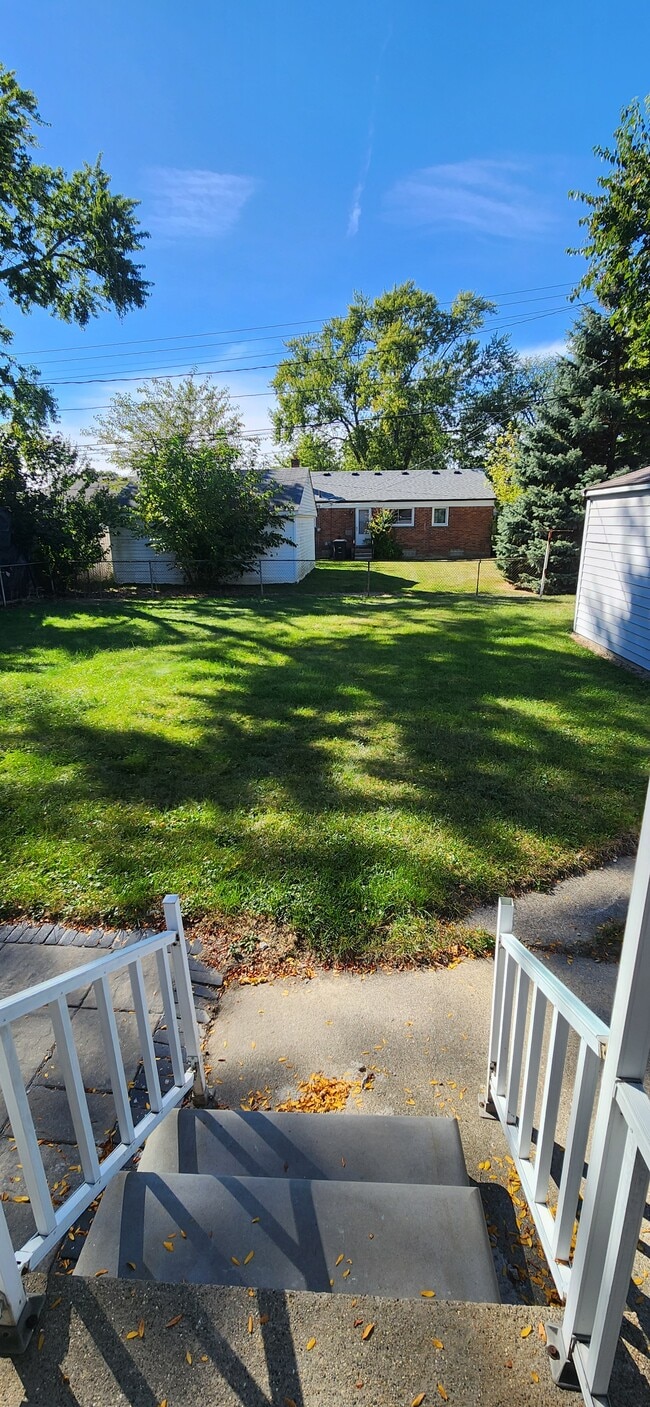 11201 Haller St in Livonia, MI - Building Photo - Building Photo