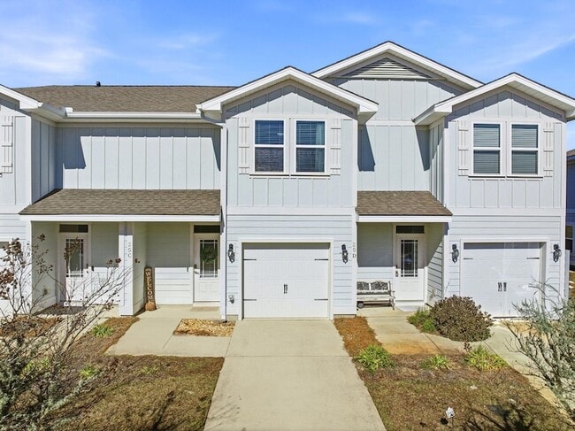 property at 25 Crossing Ln