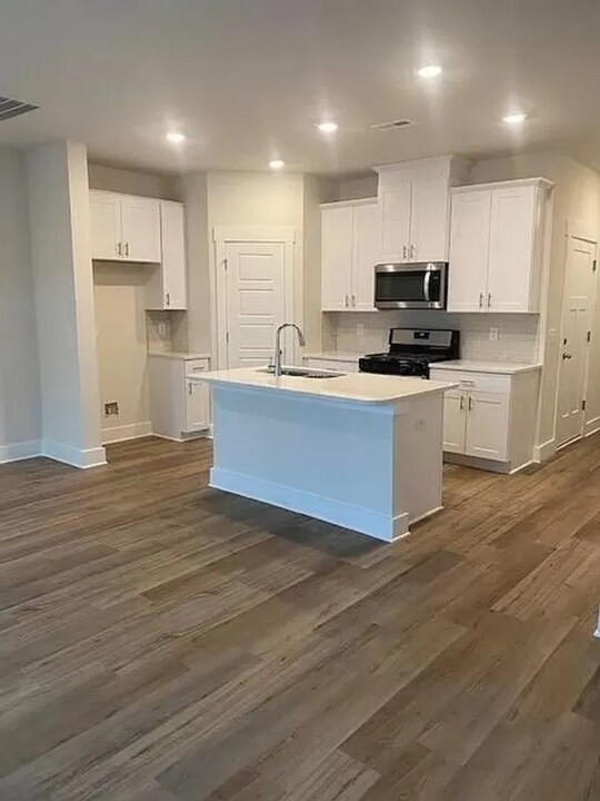 822 Thread Wy in Greer, SC - Building Photo