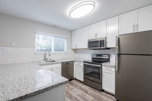 Southwood Townhome Apartments in Sacramento, CA - Building Photo