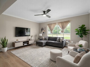 3419 Seminole Dr in Apopka, FL - Foto de edificio - Building Photo