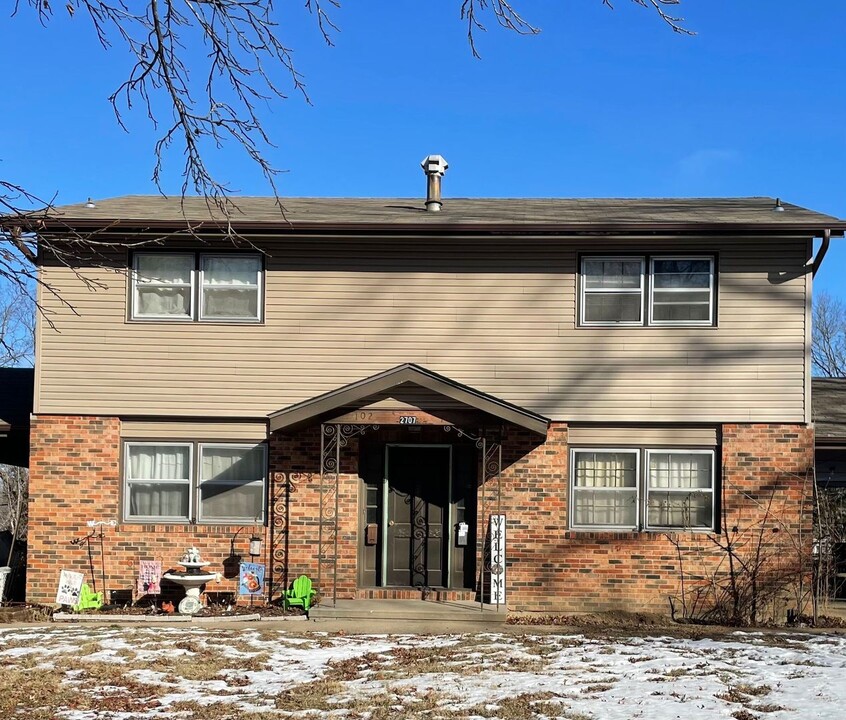 2707 Summit Rd in Columbia, MO - Foto de edificio