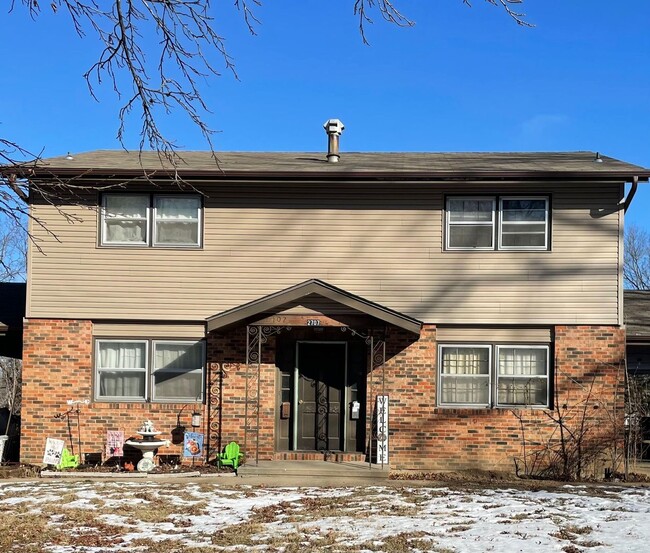 property at 2707 Summit Rd