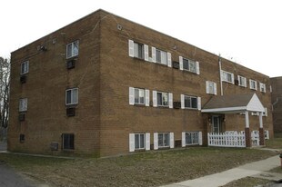 7917 Dungan Rd in Philadelphia, PA - Building Photo