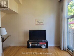 21 Sego Royalway in Toronto, ON - Building Photo - Building Photo