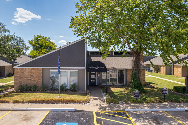 Midwest Territory in Oklahoma City, OK - Foto de edificio - Building Photo