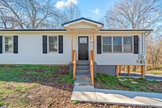1642 Keesee Rd in Clarksville, TN - Building Photo - Building Photo