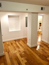 1319 Park Rd NW in Washington, DC - Foto de edificio - Building Photo